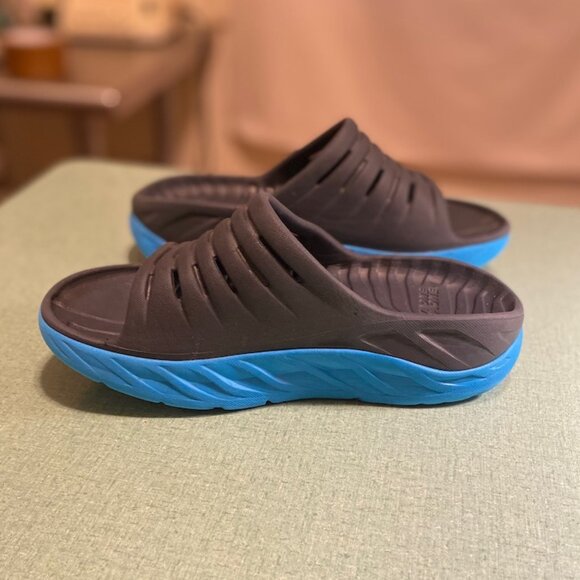 Hoka Recovery Slides, Women's Size 6 - Picture 4 of 10